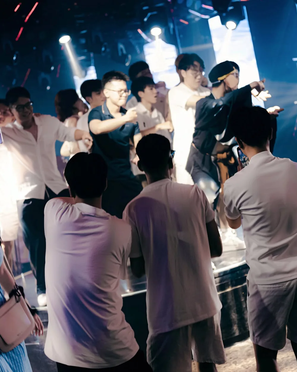 HK Club Nha Trang — Sân khấu